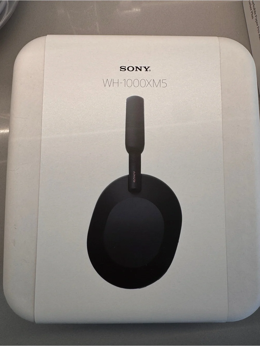 Sony - WH-1000XM5 Wireless Noise Cancelling Over-the-Ear Headphones - Black